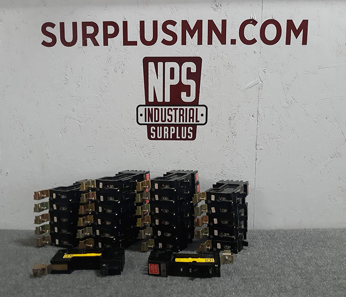 lot 39 image: (24) Square D Circuit Breakers FY-14020