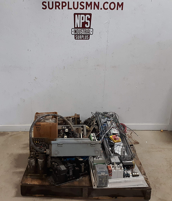 lot 81 image: Pallet Lot of Assorted Electrical Parts - Contactors, Disconnects and More