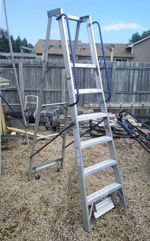 lot 2 image: Aluminum Ladder With Wheels (5 Ft 8 Inch, 290 Lbs)
