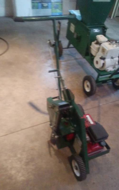 lot 34 image: Turfco Edge-R-Rite Model 85302 3.5 HP Briggs Power Edger (Works Good)