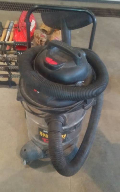 lot 50 image: Heavy Duty 12-Gallon 6.5 HP Shop Vac