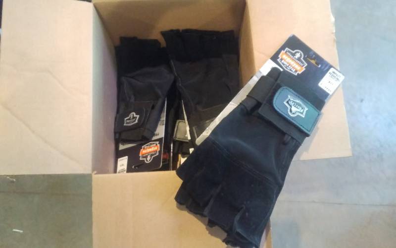 lot 62 image: 8 Pair-NEW Open Finger Gloves Size Extra Large