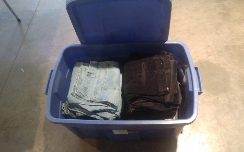 lot 68 image: Tote Full Of ClothesPants - 38x30 (10-Pair Jeans, 9-Dress Pants, 3-Corduroys) Some Are New