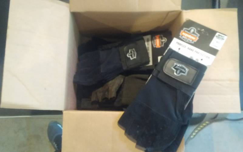 lot 74 image: 6 Pair New Open Finger Gloves Size Large