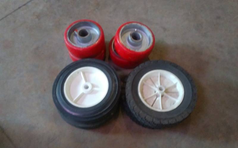 lot 84 image: Assorted Lawn Mower Wheels