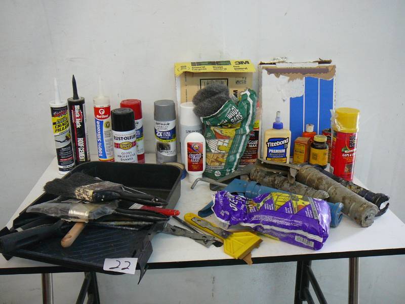 lot 22 image: Lot Of Painting Items