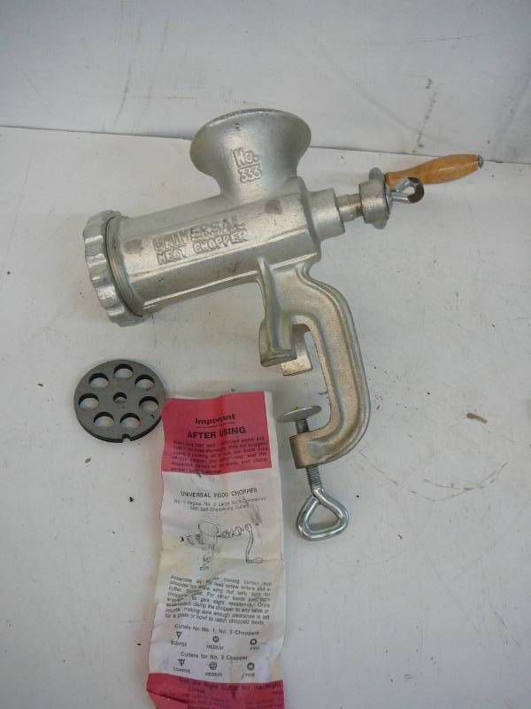 lot 29 image: Gourmet Meat Chopper