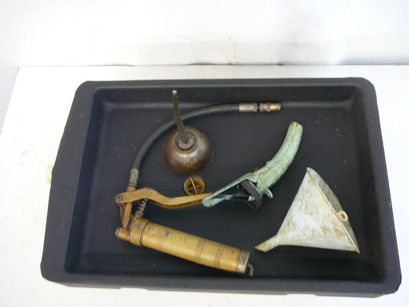 lot 40 image: Lot Of Automotive Items