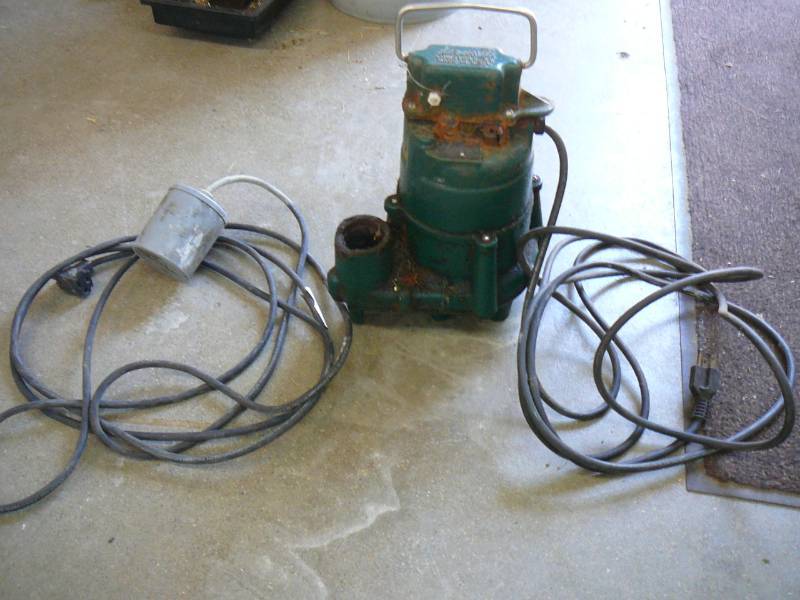 lot 42 image: Zoeller Pump & Float Switch
