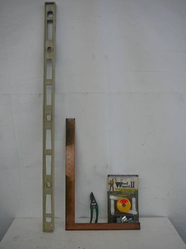 lot 47 image: Lot Of Garage Items