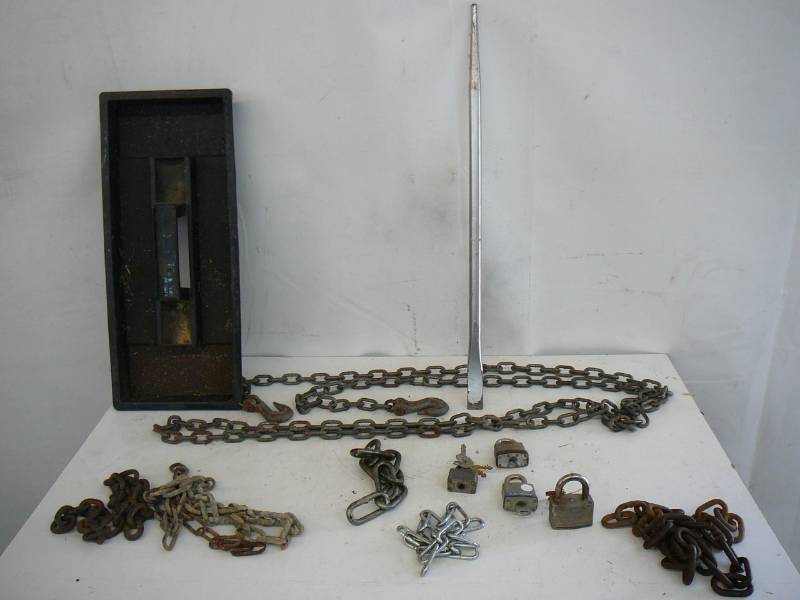 lot 50 image: Lot Of Garage Items
