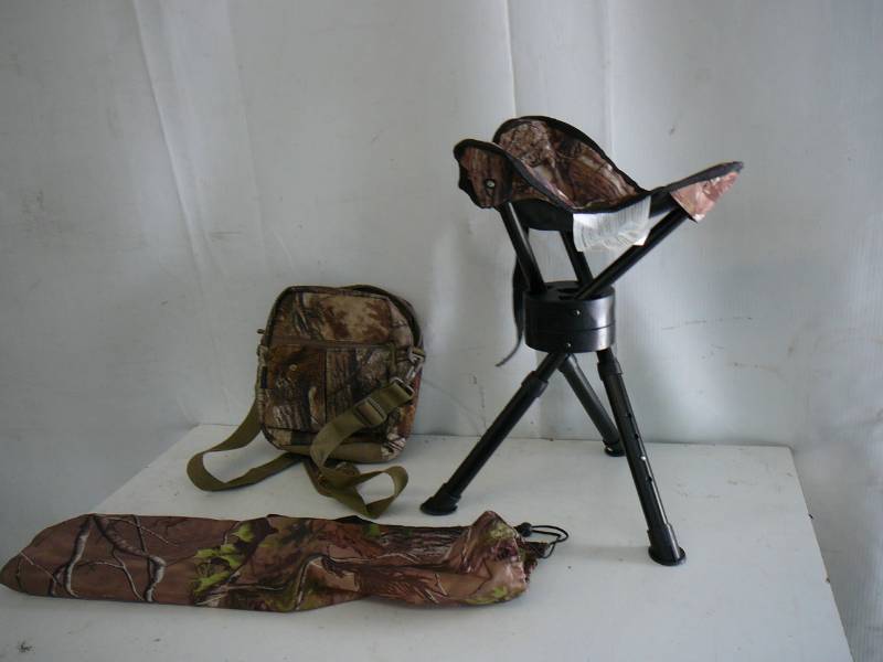 lot 66 image: Lot Of Hunting Items