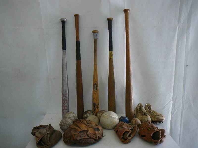 lot 71 image: Lot Of Sporting Goods