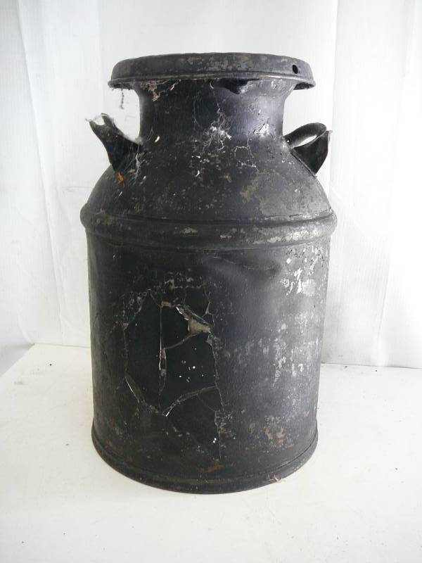 lot 81 image: Vintage Cream Can