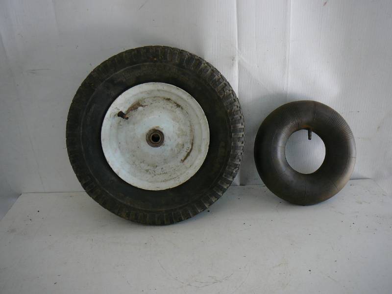 lot 89 image: Wheel Barrow Tire & Small Tube