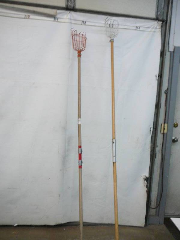 lot 97 image: Lot Of Apple Pickers