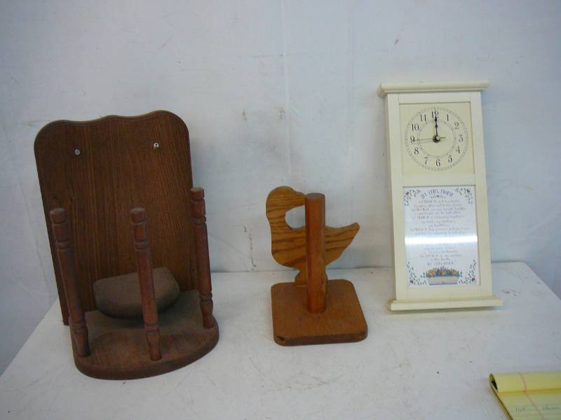 lot 105 image: Lot of Home Decor
