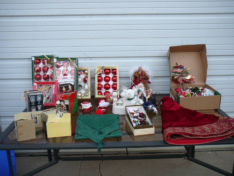 lot 116 image: Large Tote Of Christmas Items
