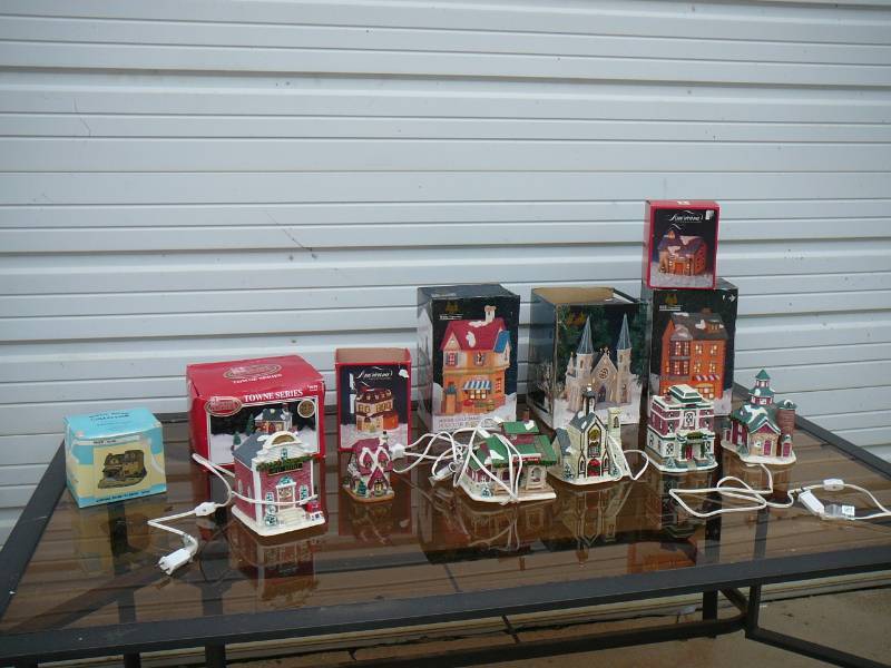 lot 119 image: Lot Of Dickens Collectibles Lighted Christmas Village