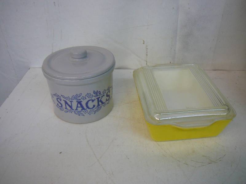 lot 142 image: Kitchen Items