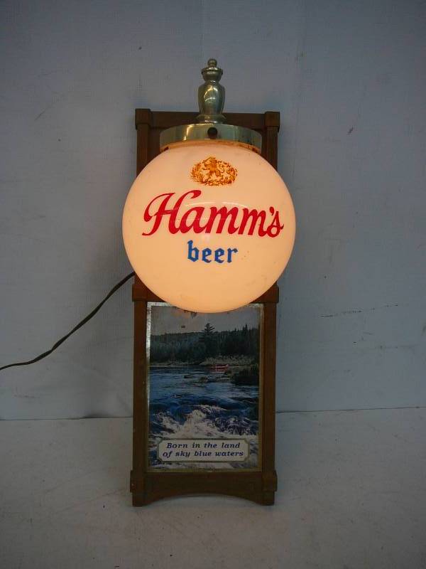 lot 148 image: Vintage Hamms Beer Light