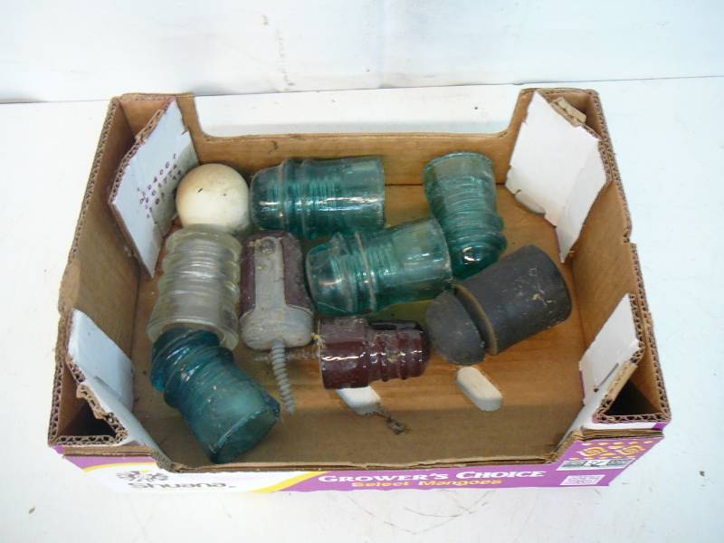 lot 149 image: Lot Of Vintage Insulators