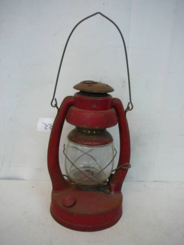 lot 155 image: Vintage Red ELGIN Kerosene Barn Lantern