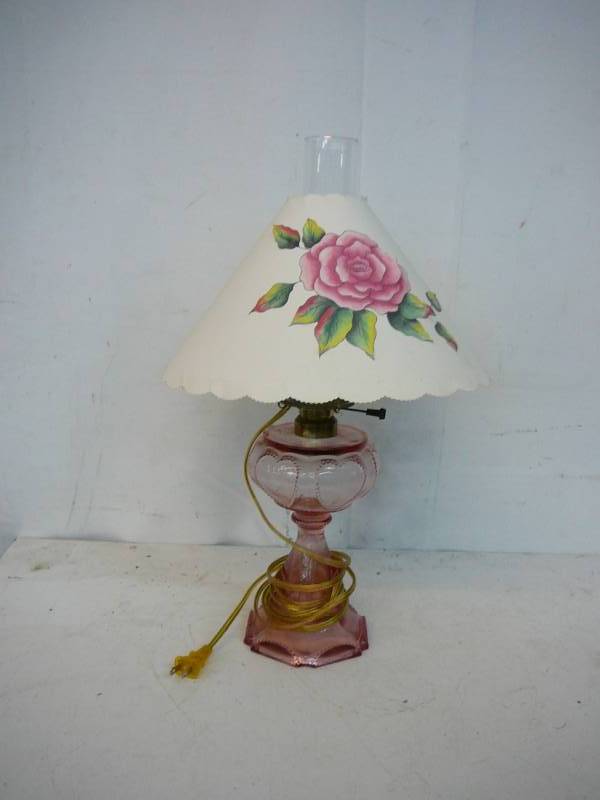lot 162 image: Vintage Lamp