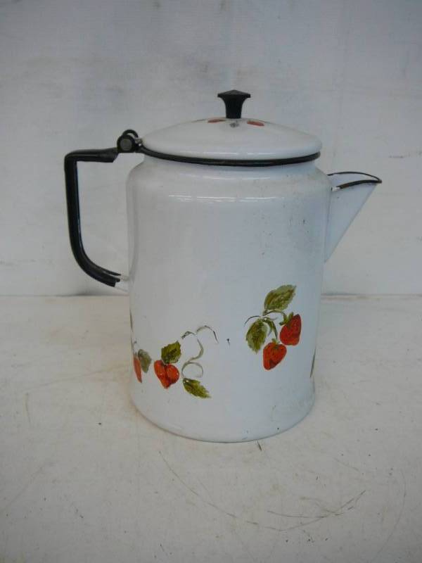 lot 164 image: Vintage 10 Porcelain CoffeeTea Pot