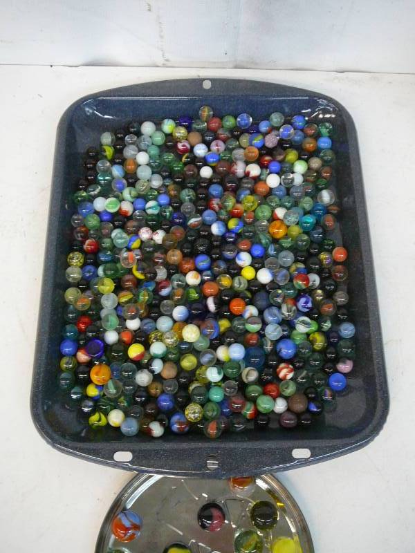 lot 171 image: Vintage Marbles
