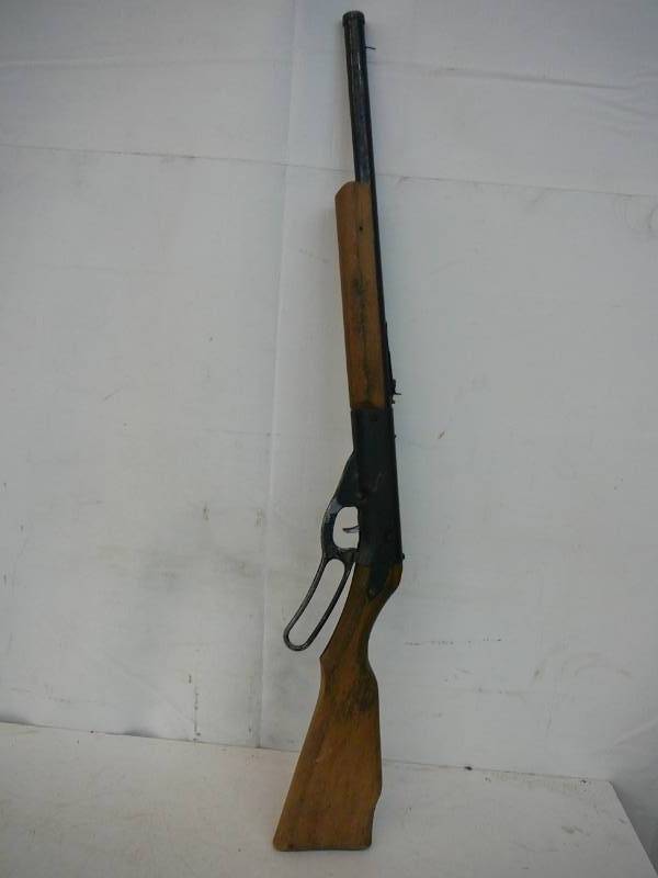 lot 176 image: Vintage Daisy B-B Gun Model 96