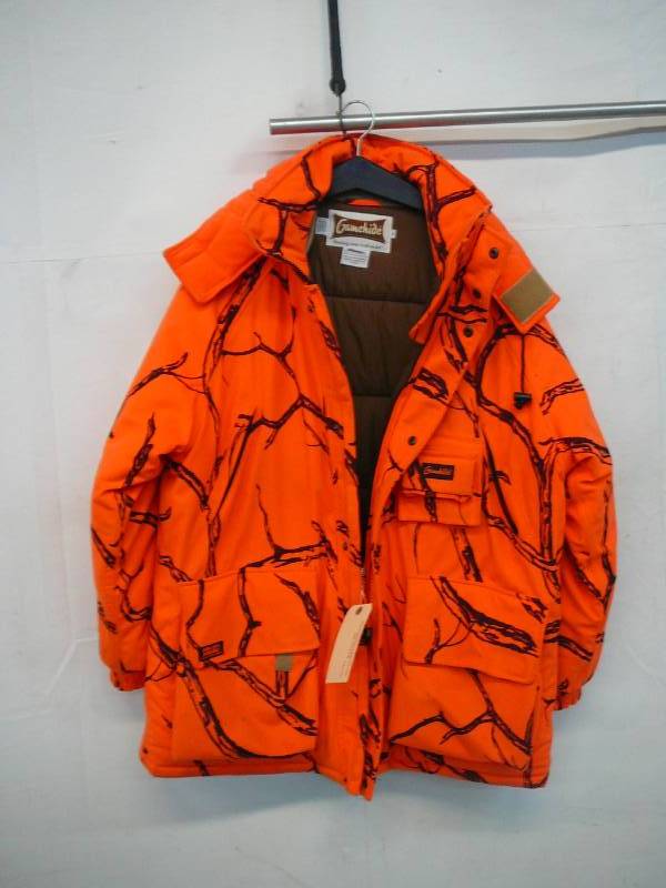 lot 219 image: Mens Hunting Clothes