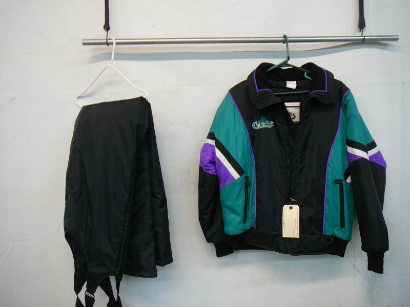 lot 225 image: Womens Snowsuit
