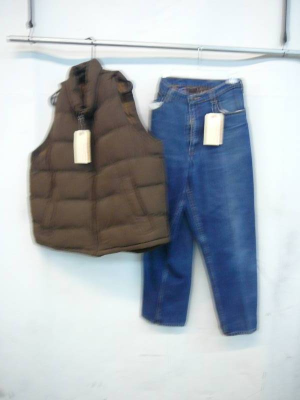 lot 231 image: Mens Clothes