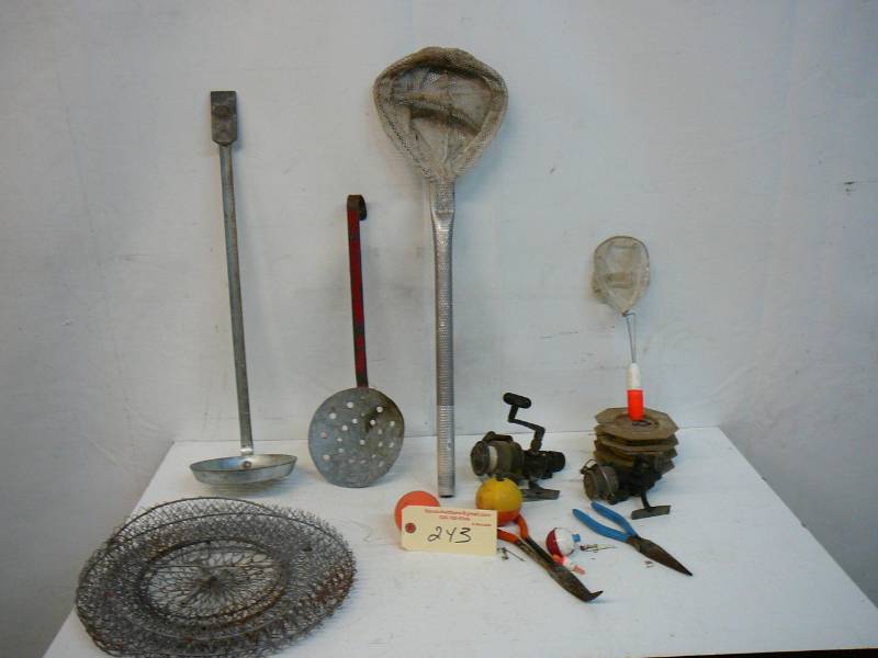 lot 243 image: Lot of Fishing Items
