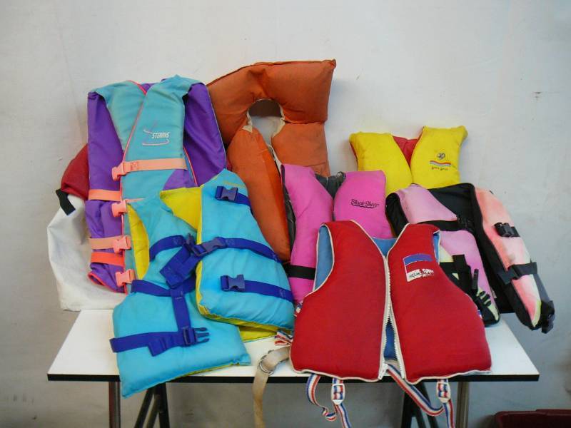 lot 253 image: Lot Of Life Jackets & Storage Bags