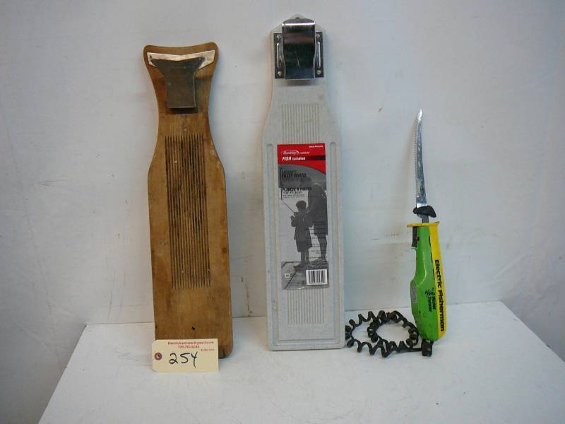lot 254 image: Lot of Fishing Items