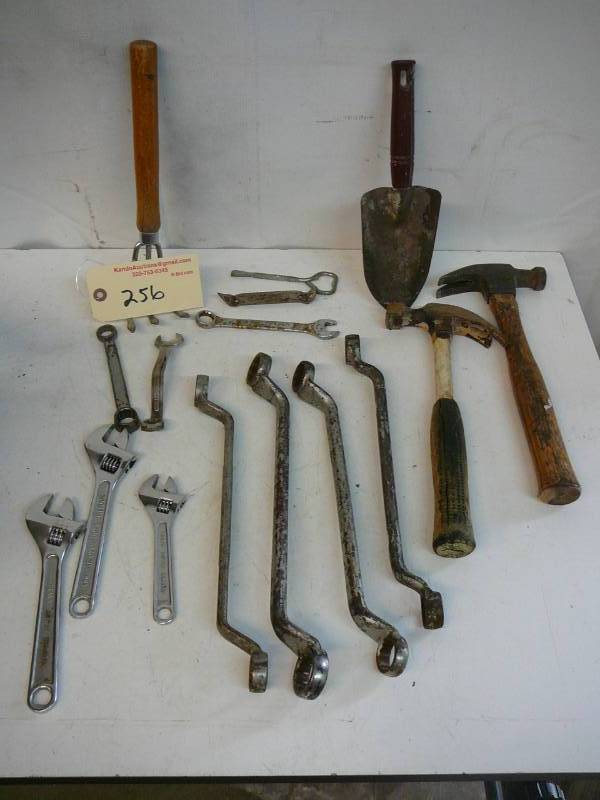 lot 256 image: Lot Of Hand Tools