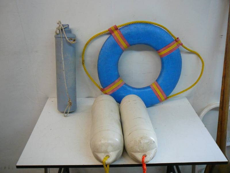 lot 259 image: Lot Of Boat Items