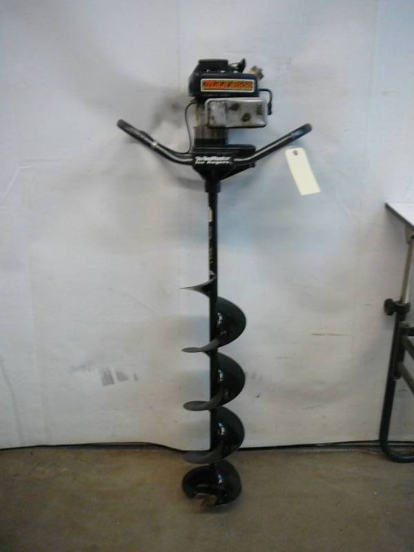 lot 265 image: StrikeMaster Meg 2000 2 HP Ice Auger 7 12