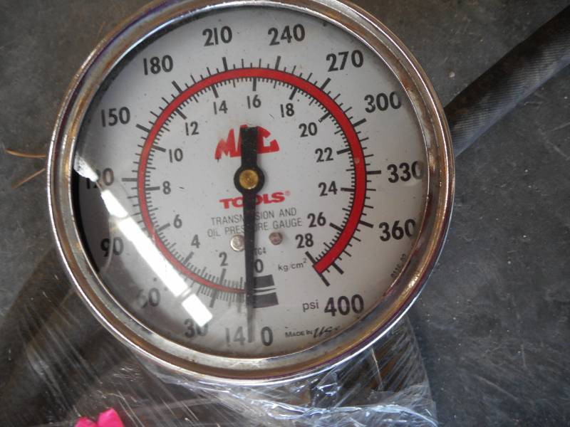 lot 20 image: Mac Tools Transmission and Oil Pressure Gauge