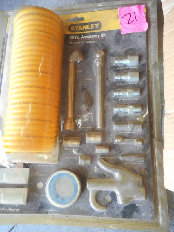 lot 21 image: Air Compressor Accessory Lot