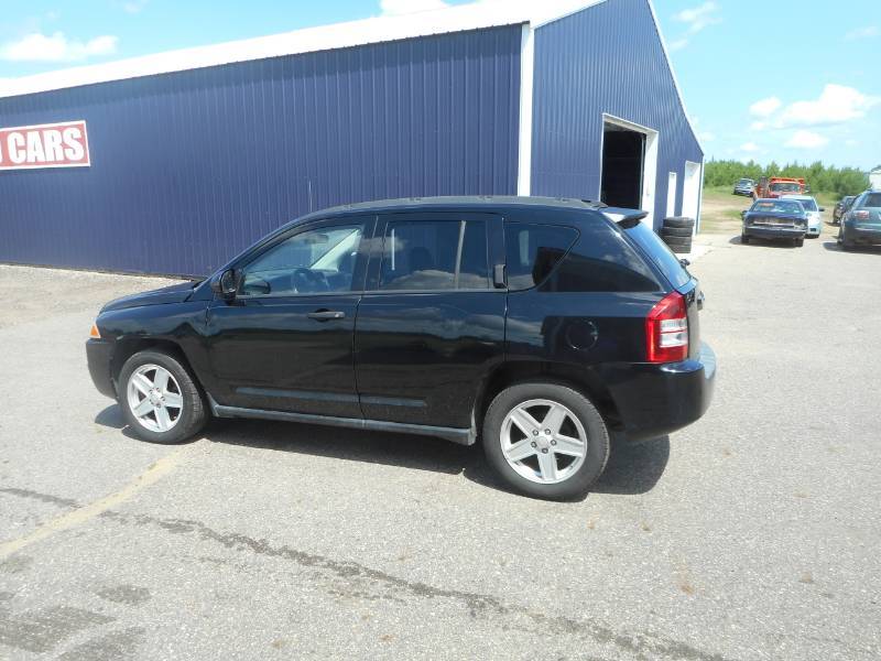 lot 3 image: 2007 Jeep Compass