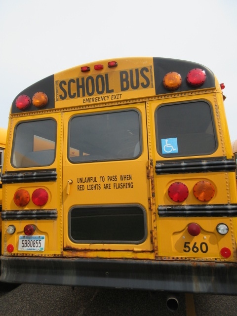 lot 560 image: FRHT SCHOOL BUS HANDICAP ACCESSIBLE WITH LIFT