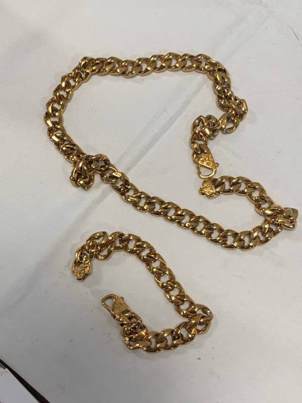 lot 91 image: Mens Necklace & Bracelet Set