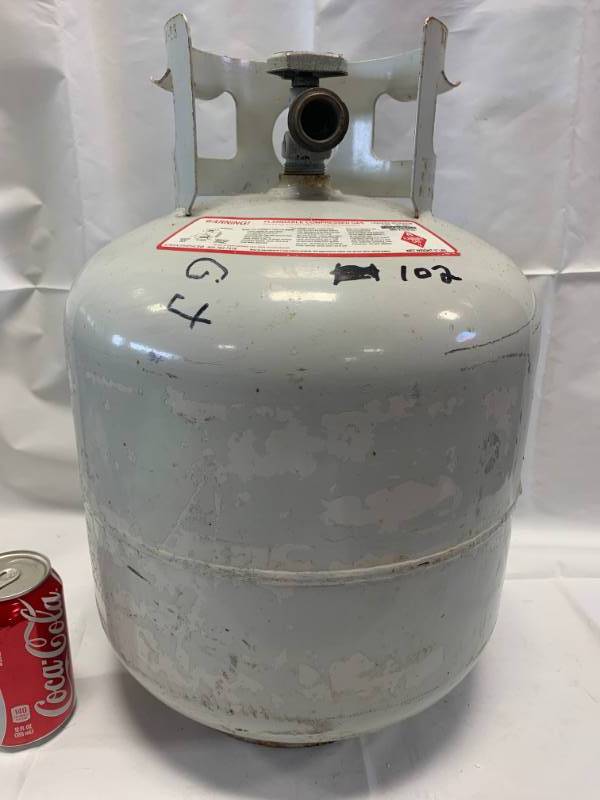 lot 100 image: BBQ Grill Propane Tank