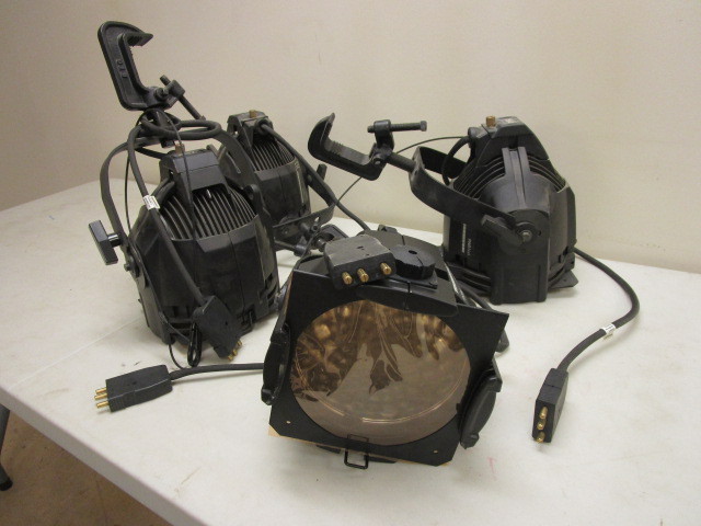 lot 401 image: ETC SOURCE FOUR PARNEL STAGE LIGHTING