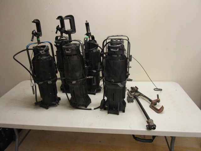 lot 409 image: ETC SOURCE FOUR ELLIPSOIDAL 19 DEGREE STAGE LIGHTS