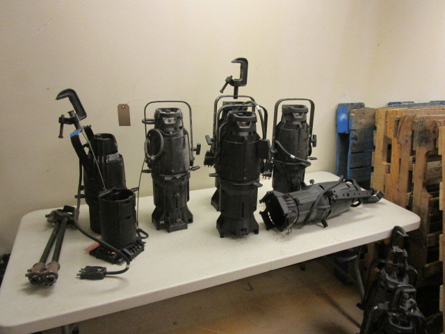 lot 418 image: ETC SOURCE FOUR ELLIPSOIDAL 26 DEGREE STAGE LIGHTS