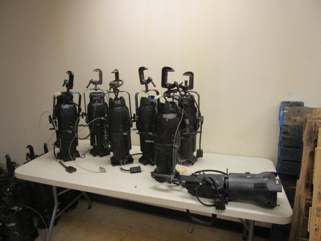 lot 421 image: ETC SOURCE FOUR ELLIPSOIDAL 36 DEGREE STAGE LIGHTS